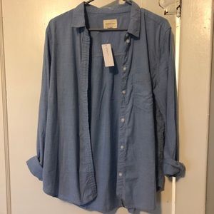 AmericanEagle light blue boyfriend button up shirt
